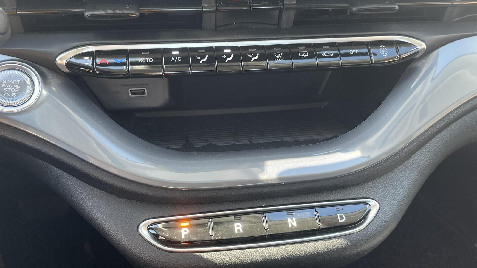 Hvid Fiat 500e fra 2023