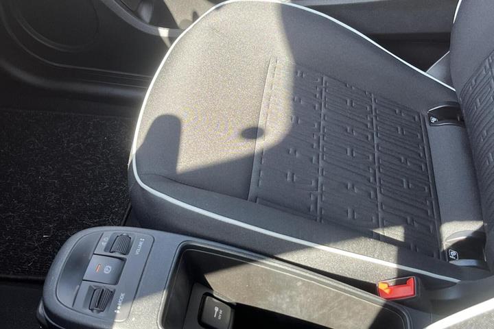 Hvid Fiat 500e fra 2023