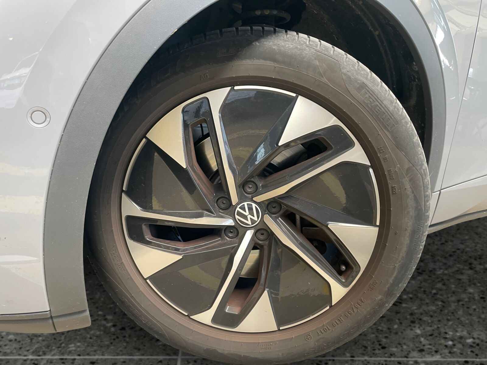 Grå VW ID.5 fra 2022