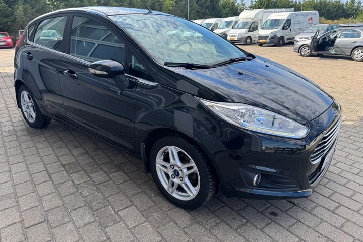 Sort Ford Fiesta fra 2015