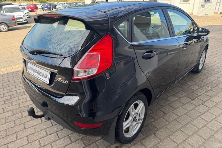 Sort Ford Fiesta fra 2015