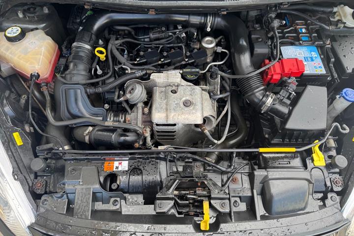 Sort Ford Fiesta fra 2015