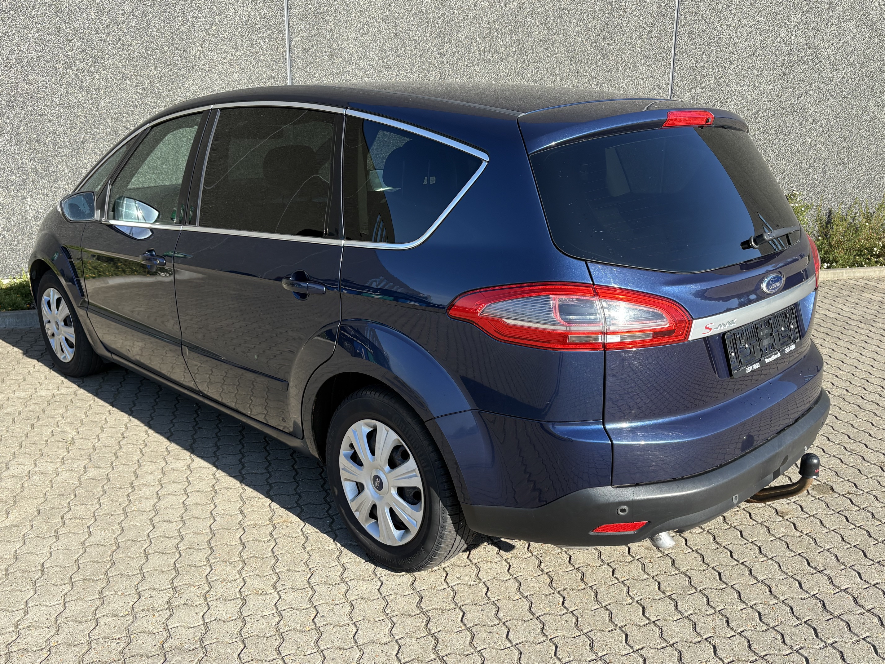 Blå Ford S-MAX fra 2012