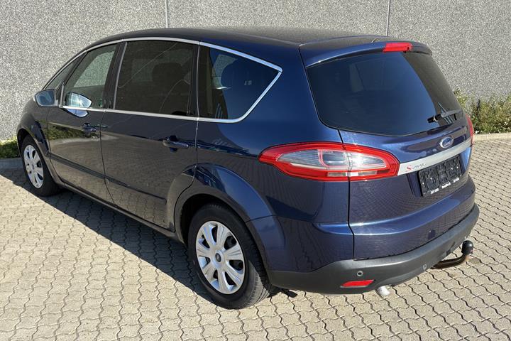 Blå Ford S-MAX fra 2012