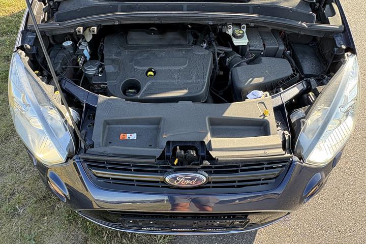 Blå Ford S-MAX fra 2012