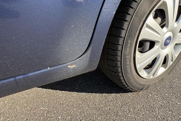 Blå Ford S-MAX fra 2012