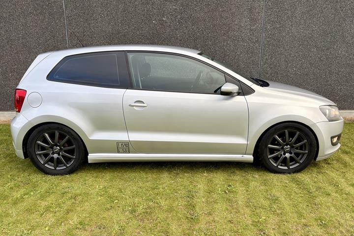 Sølv VW Polo fra 2013