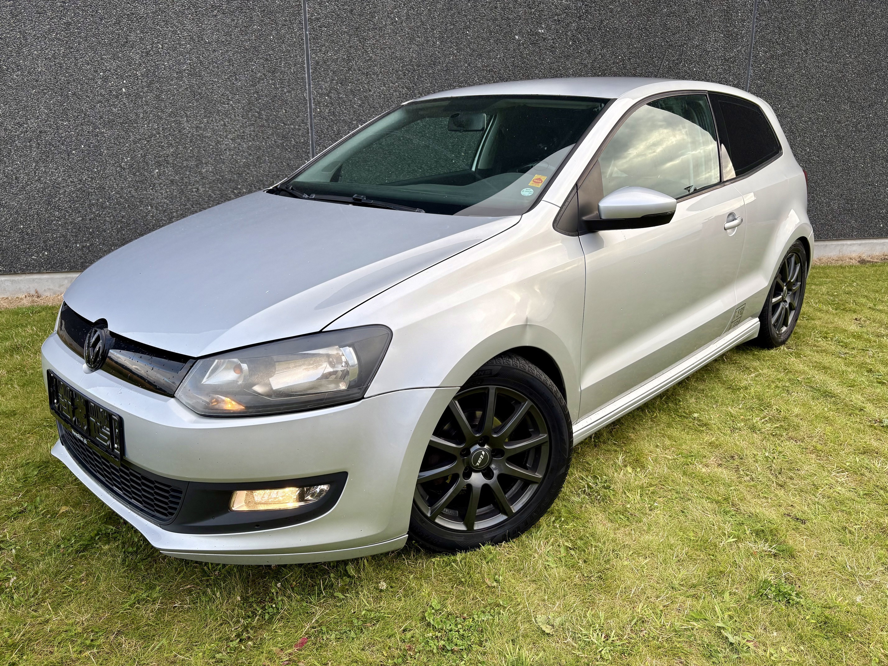 Sølv VW Polo fra 2013