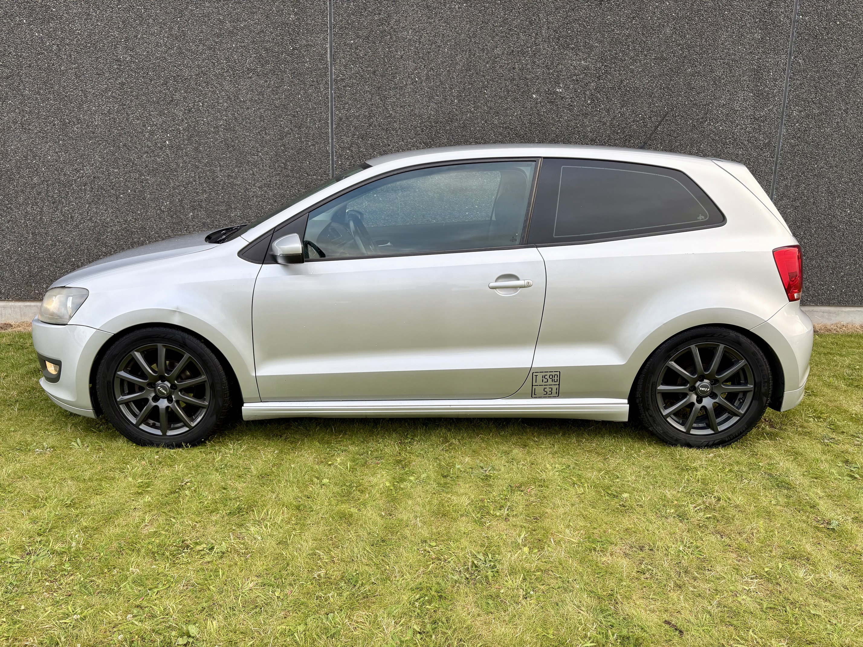 Sølv VW Polo fra 2013