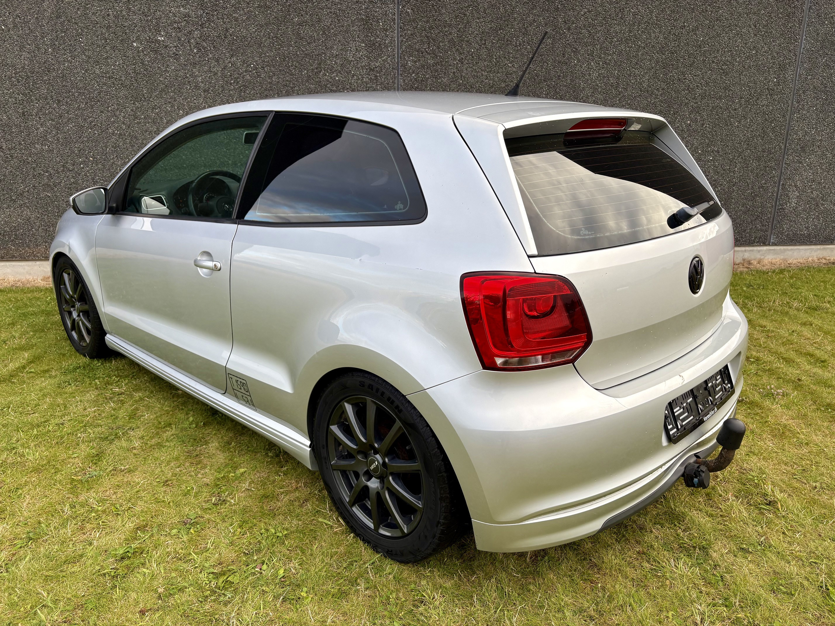 Sølv VW Polo fra 2013