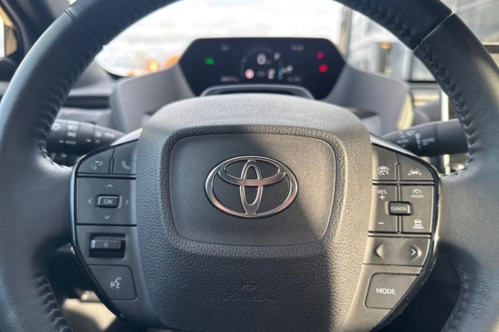 Sort Toyota BZ4X fra 2024