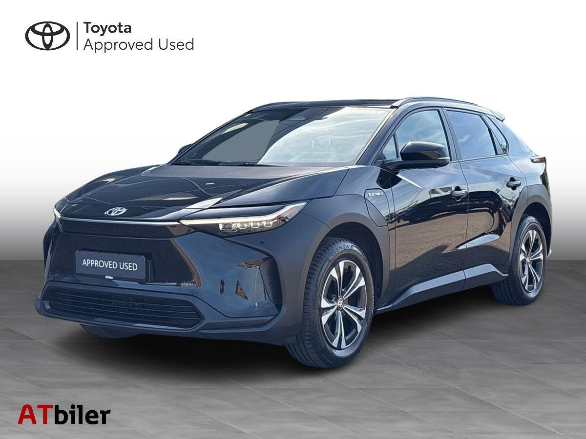 Sort Toyota BZ4X fra 2023
