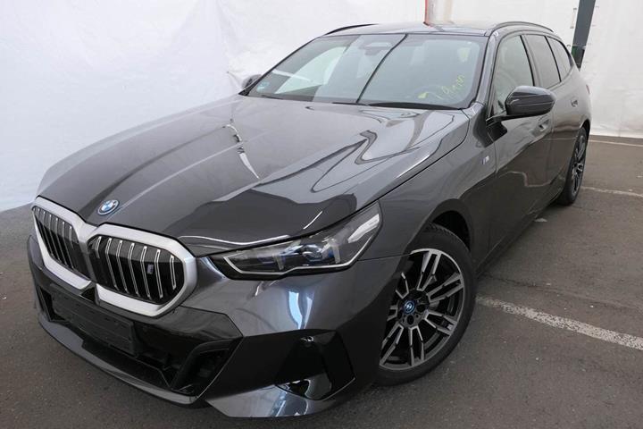 Grå BMW i5 fra 2024