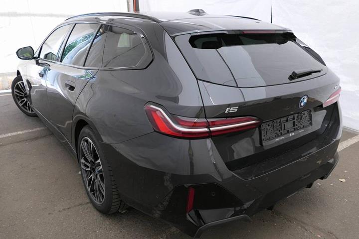 Grå BMW i5 fra 2024