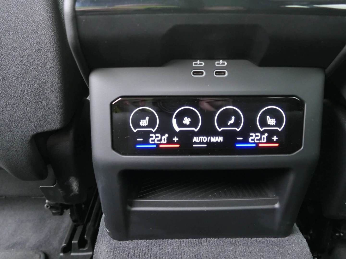 Grå BMW i5 fra 2024