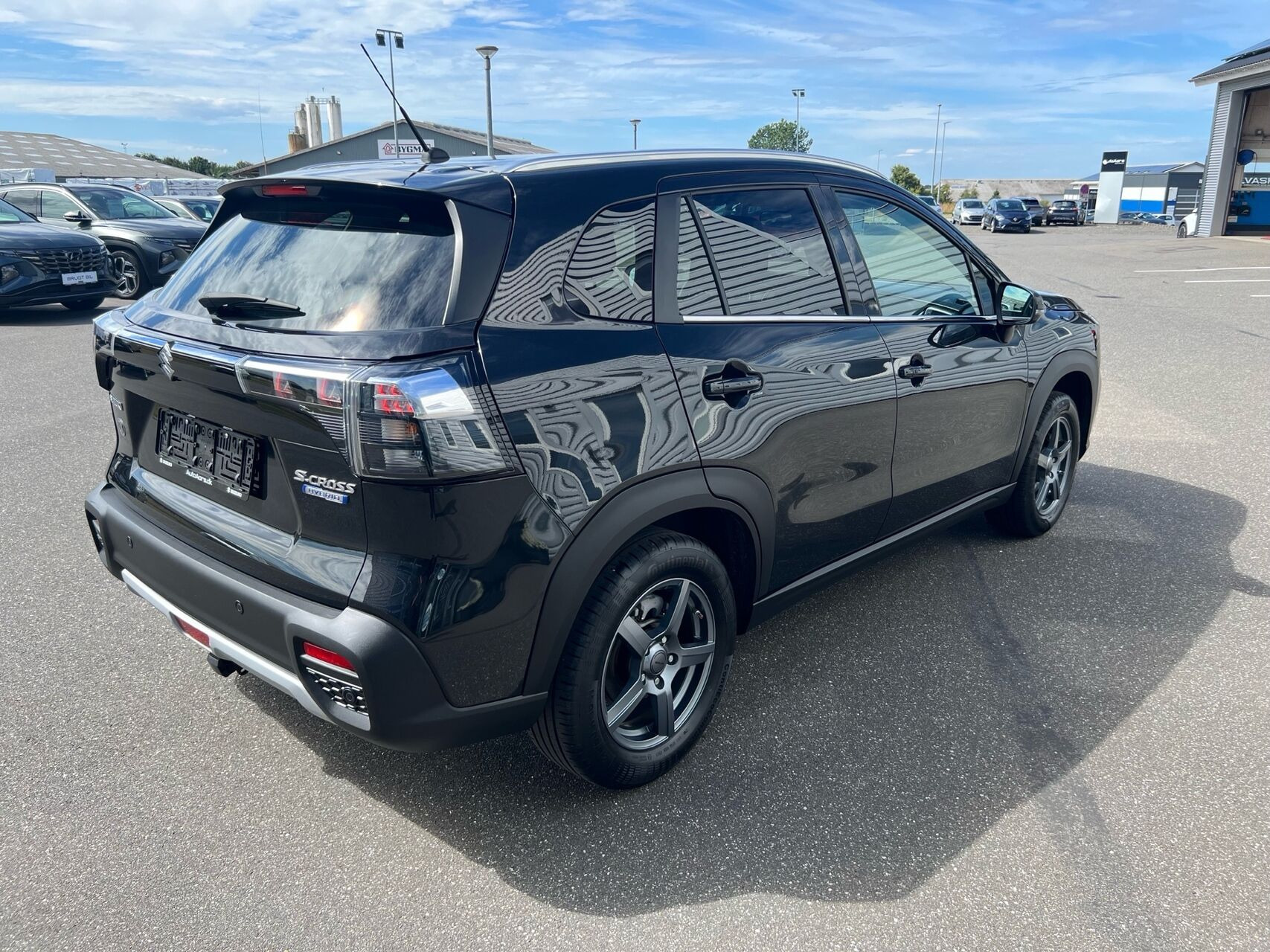 Sort Suzuki S-Cross fra 2024