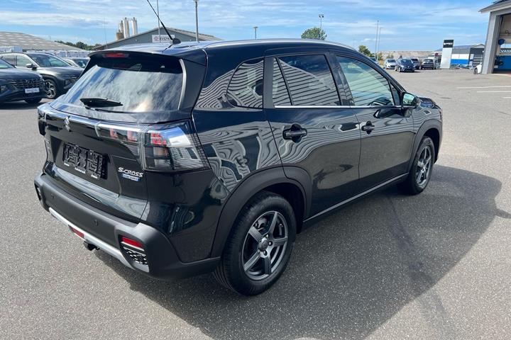 Sort Suzuki S-Cross fra 2024