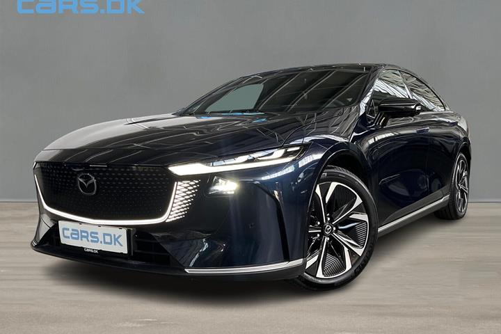 Blå Mazda 6e fra 2026 set udefra