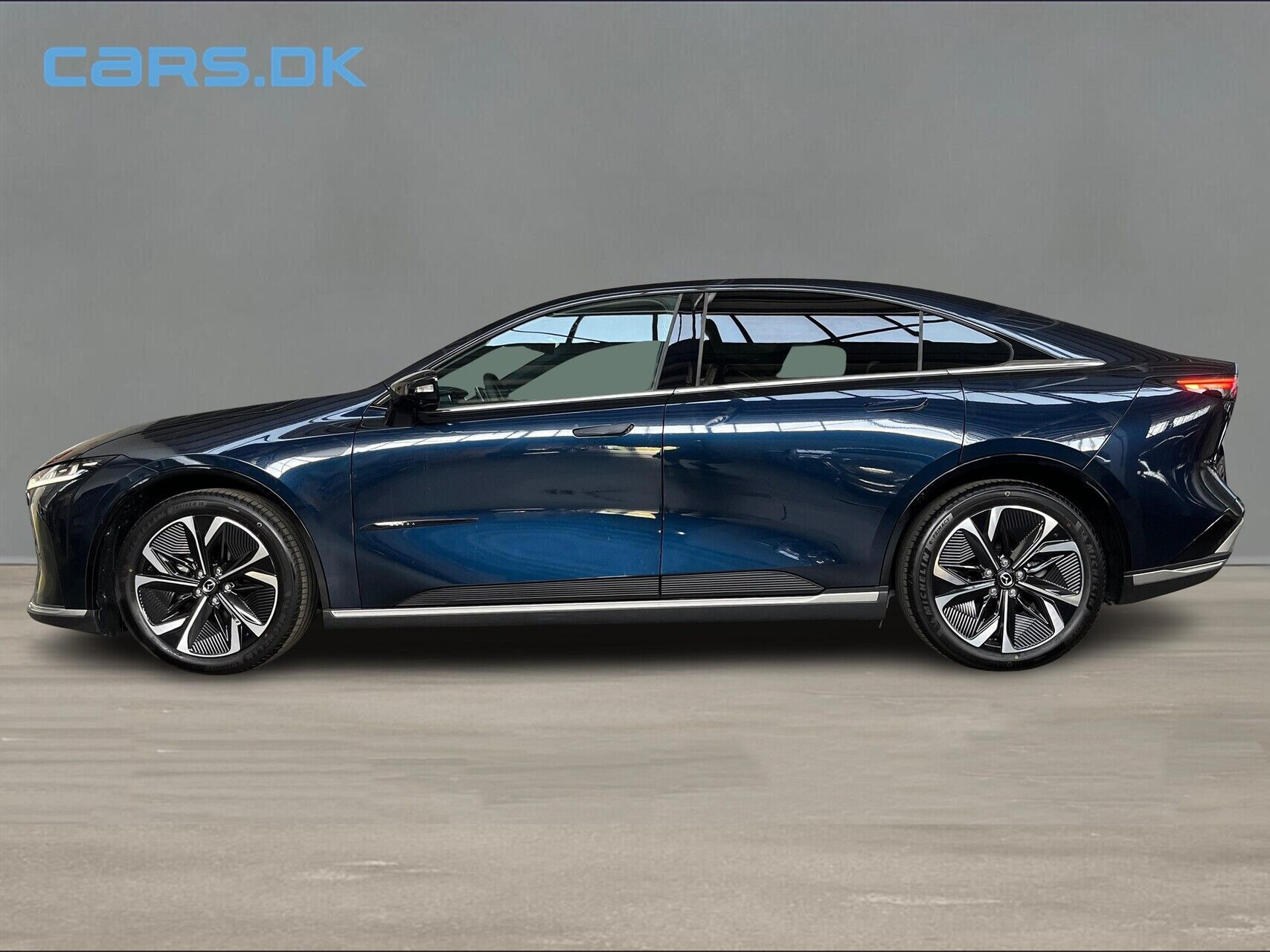 Blå Mazda 6e fra 2026