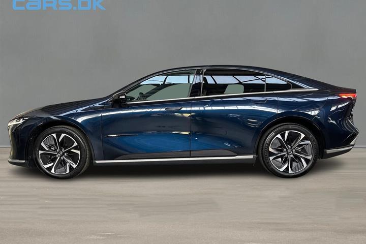 Blå Mazda 6e fra 2026