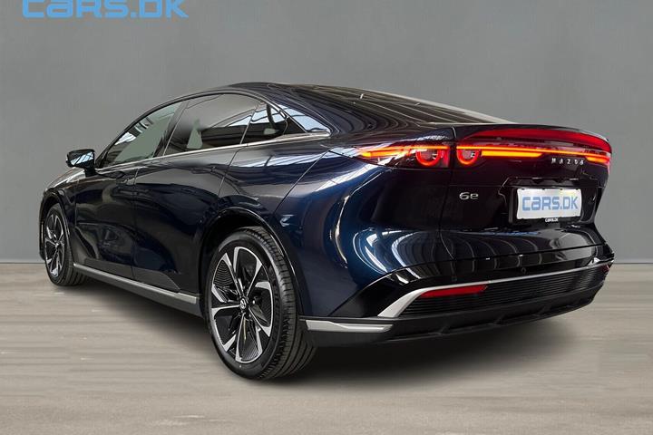 Blå Mazda 6e fra 2026