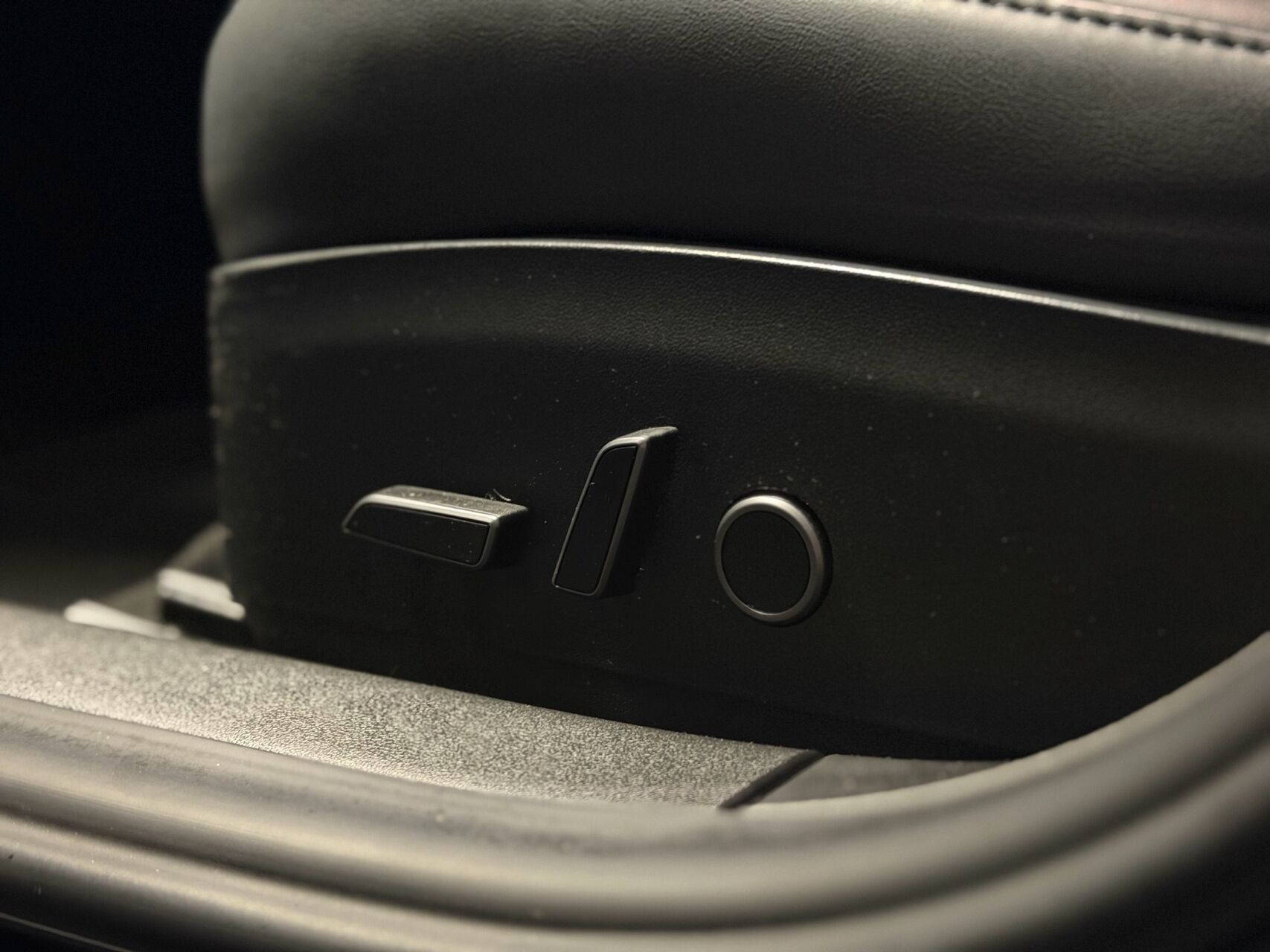 Sort Tesla Model 3 fra 2021
