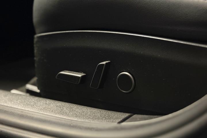 Sort Tesla Model 3 fra 2021