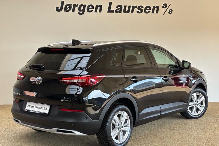 Sort Opel Grandland X fra 2021