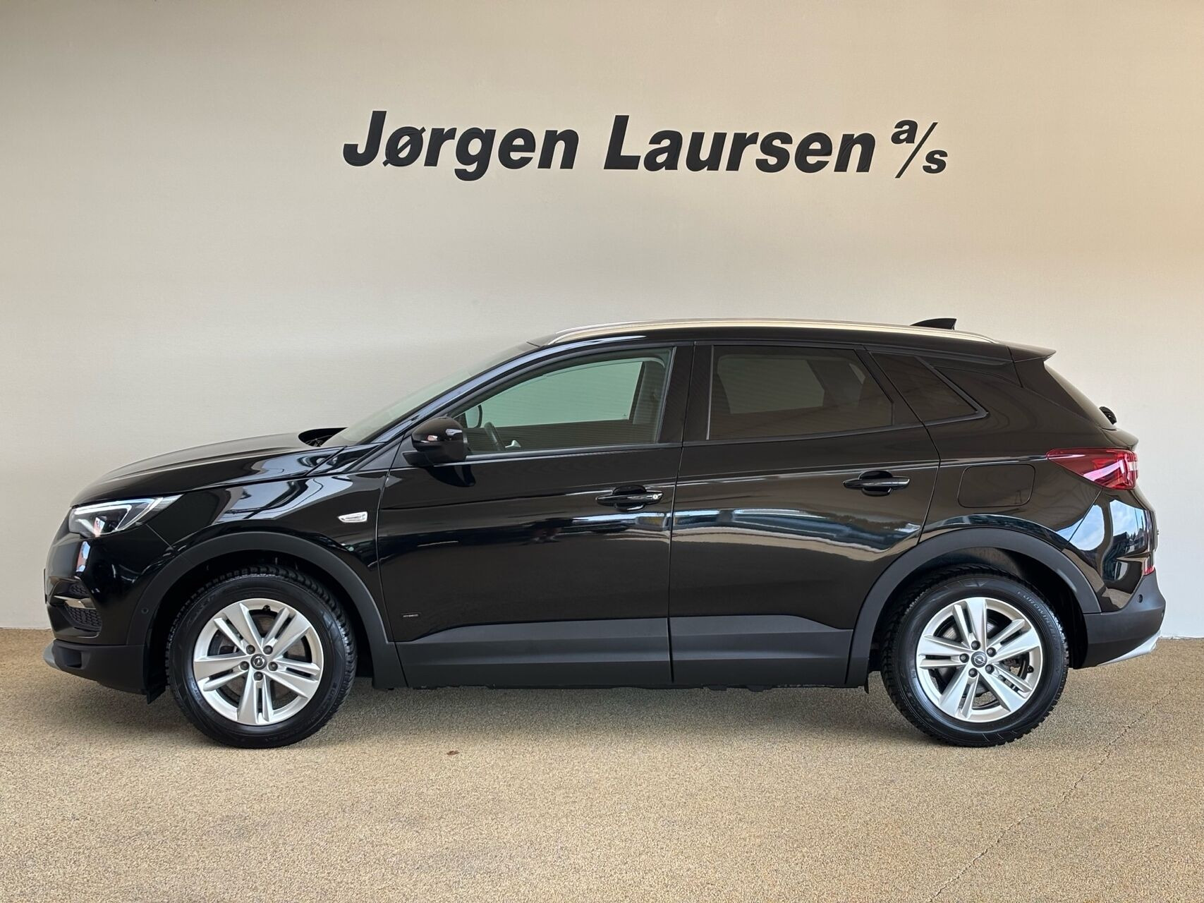 Sort Opel Grandland X fra 2021