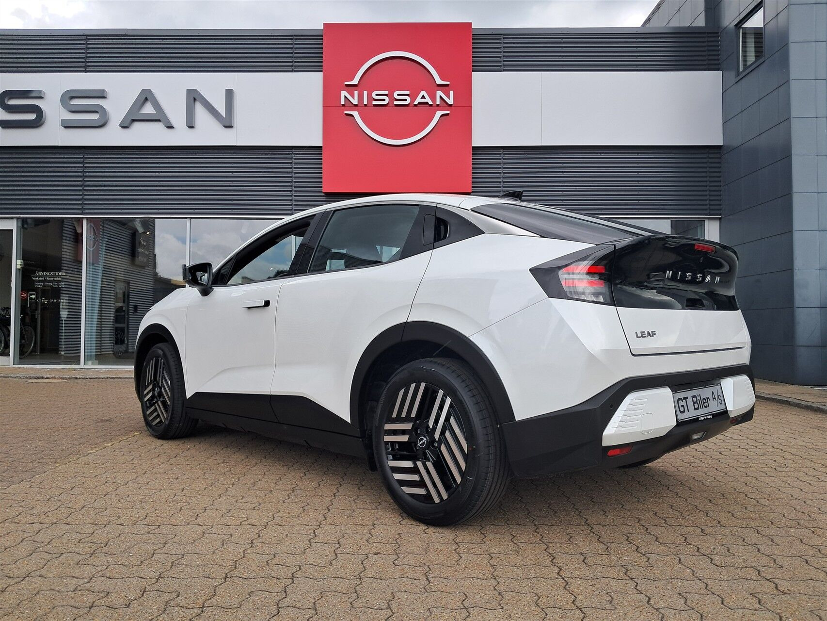 Hvid Nissan Leaf fra 2026
