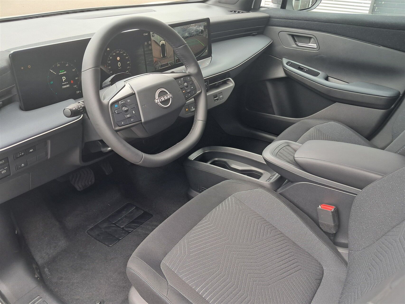 Hvid Nissan Leaf fra 2026
