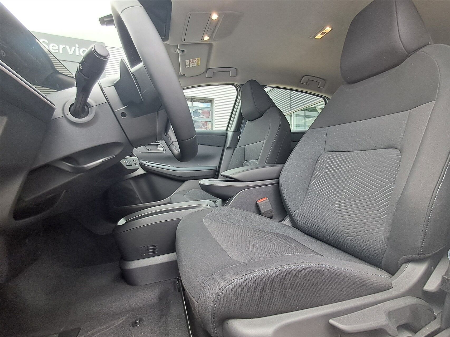 Hvid Nissan Leaf fra 2026