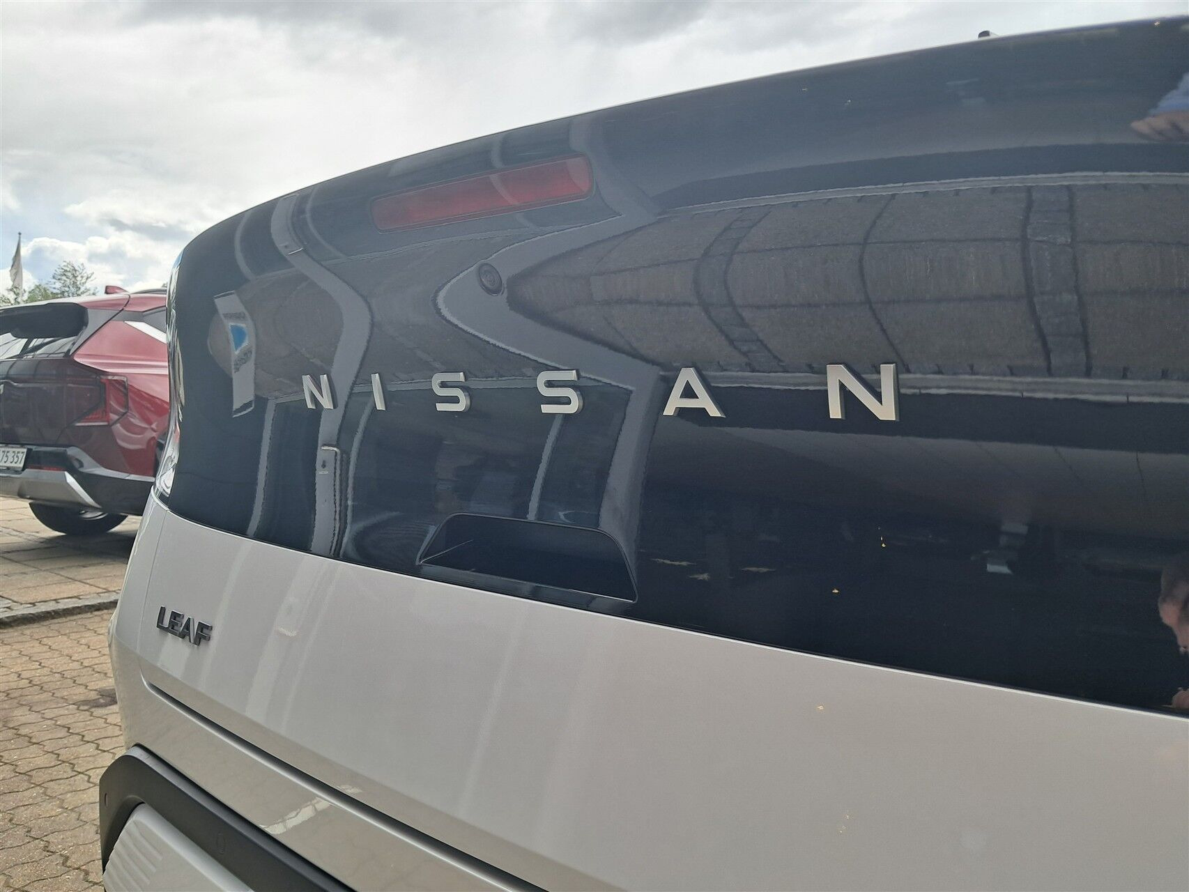 Hvid Nissan Leaf fra 2026