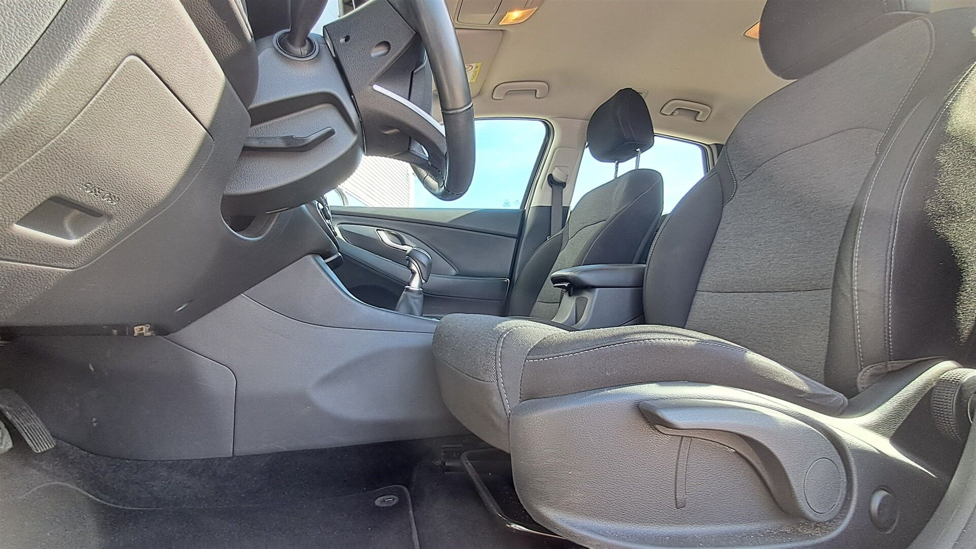 Hvid Hyundai i30 fra 2022