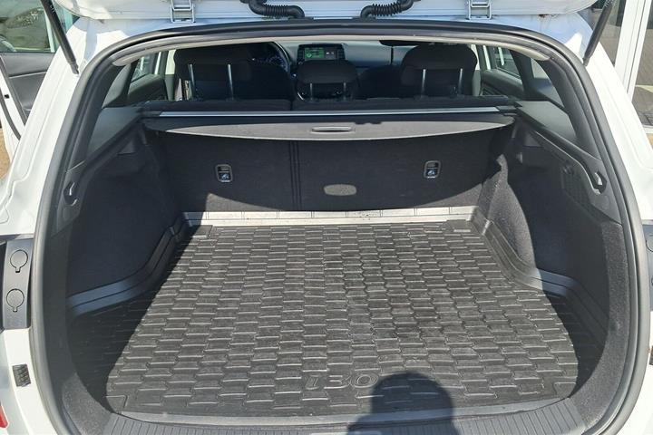 Hvid Hyundai i30 fra 2022