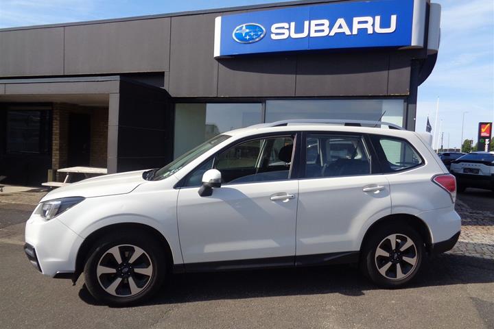 Hvid Subaru Forester fra 2016