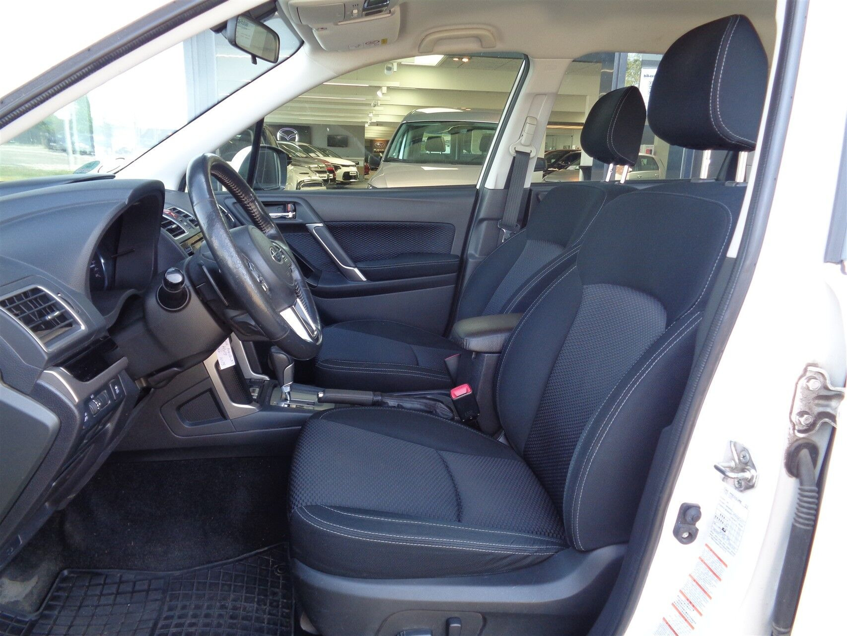 Hvid Subaru Forester fra 2016