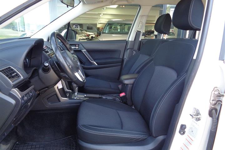 Hvid Subaru Forester fra 2016