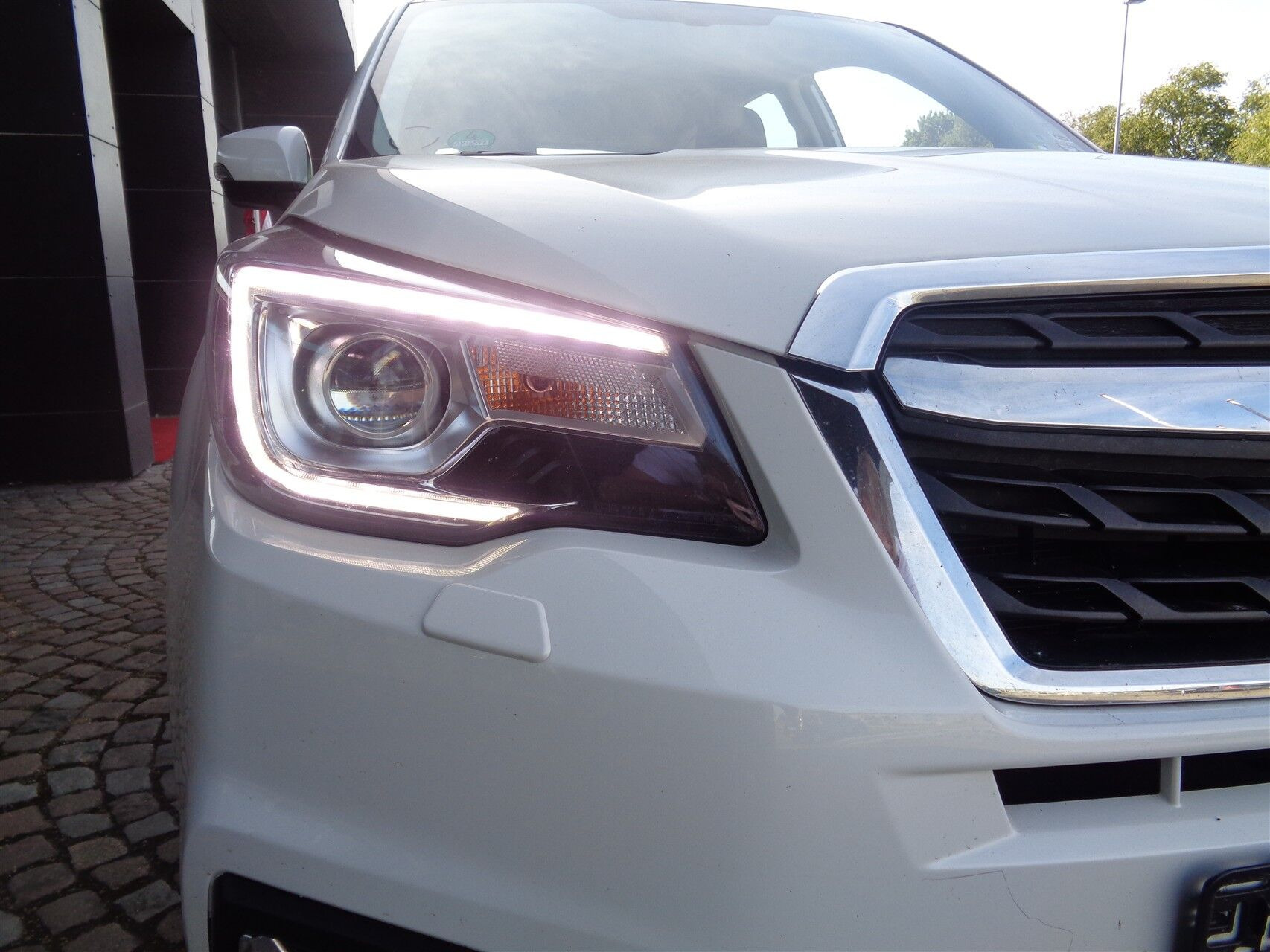 Hvid Subaru Forester fra 2016