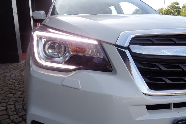 Hvid Subaru Forester fra 2016