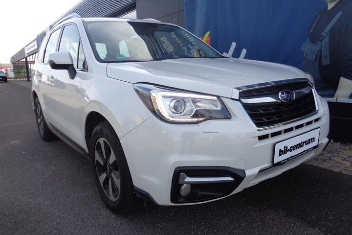 Hvid Subaru Forester fra 2016