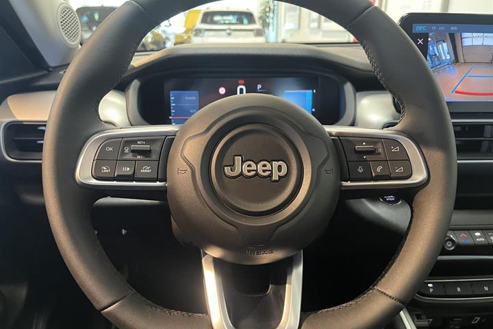 Hvid Jeep Avenger fra 2025
