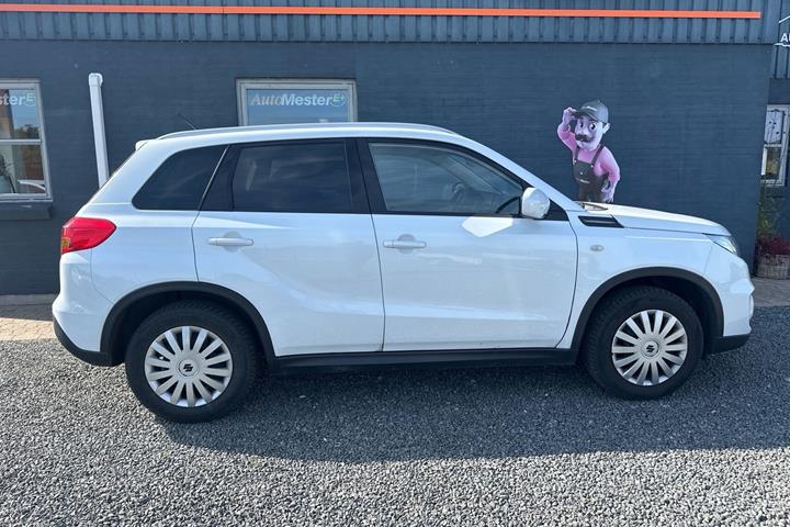 Hvid Suzuki Vitara fra 2017