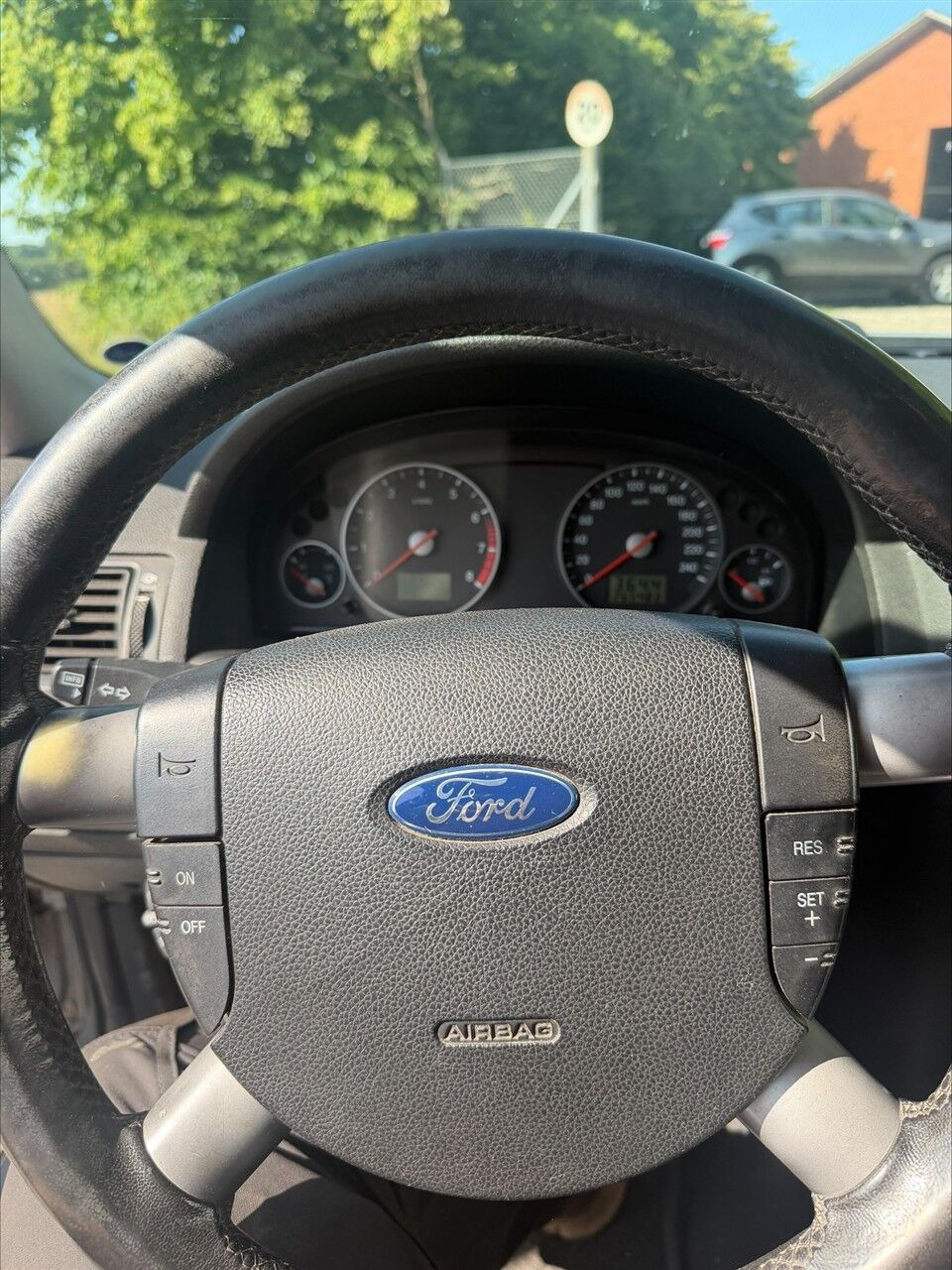 Ford Mondeo 2,0 145HK 5d