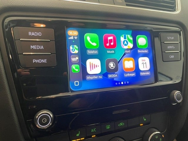 Grå Skoda Octavia fra 2020