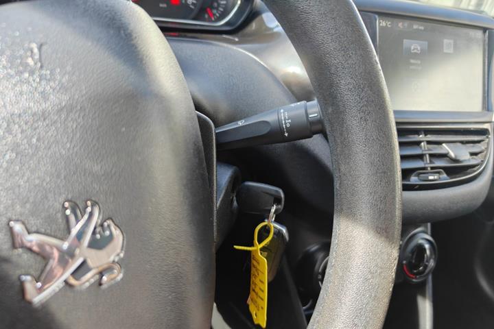 undefined Peugeot 208 fra 2012