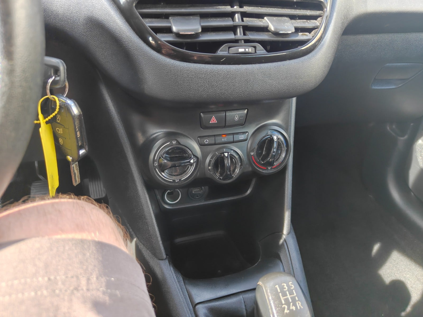 undefined Peugeot 208 fra 2012