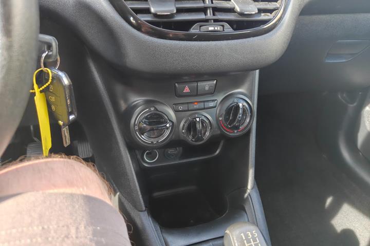undefined Peugeot 208 fra 2012