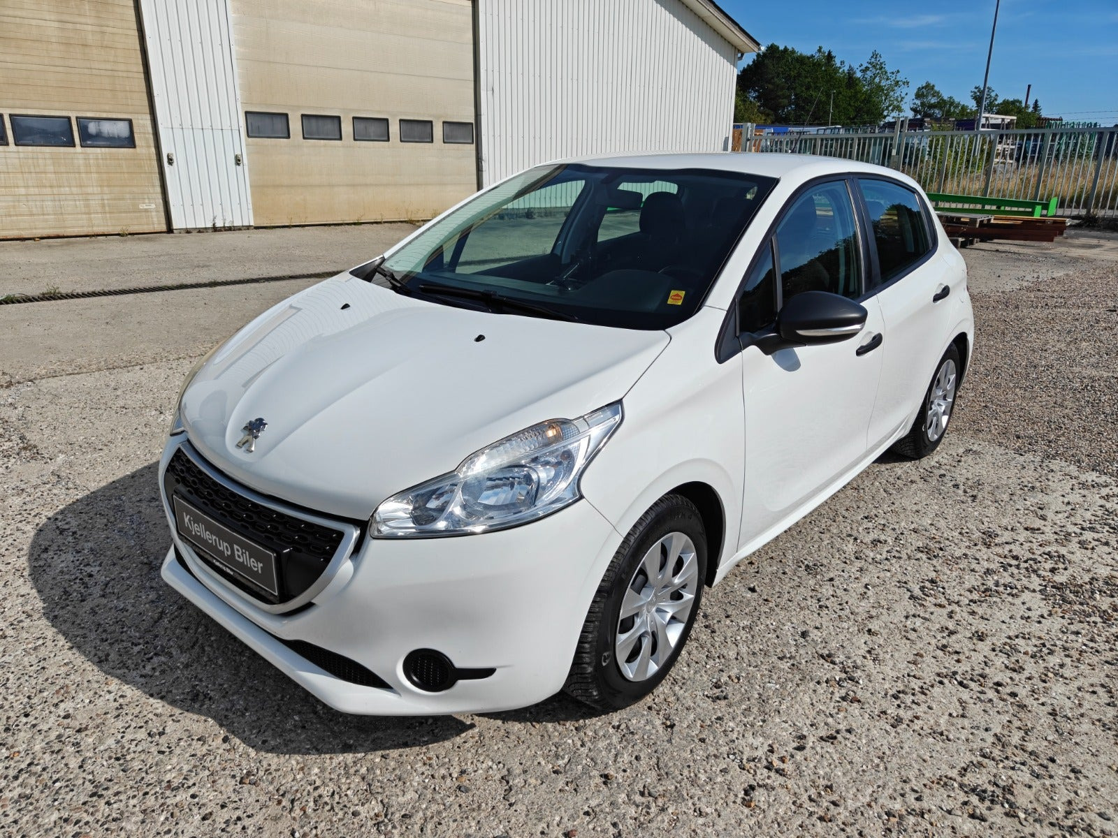 Gul Peugeot 208 fra 2014