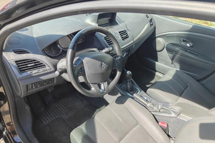 Gul Renault Megane III fra 2013